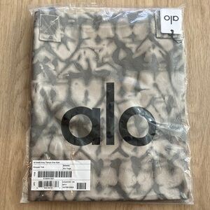 NWT Alo Yoga Iconic Large Tie Dye Tote